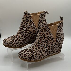 Toms Kelsey Leopard Print Wedge Boots, size 7